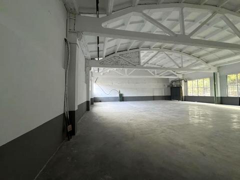 комерційна за адресою Січових Стрільців вул. (Щолківська), 1