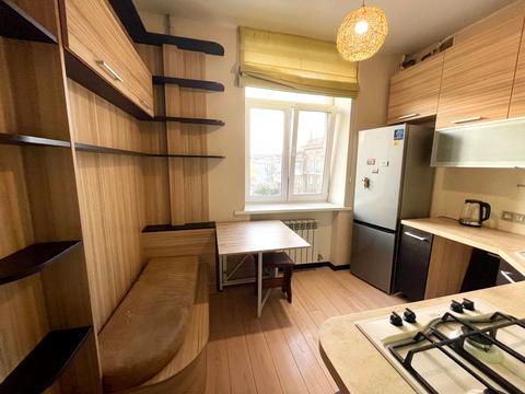 квартира за адресою Дмитра Яворницького просп. (Карла Маркса), 46