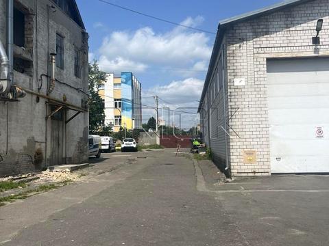 комерційна за адресою Чорних Запорожців вул. (Горького), 8