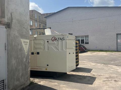 комерційна за адресою Чорних Запорожців вул. (Горького), 8