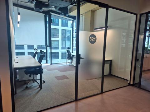 комерційна за адресою Ґарета Джонса вул. (Сім'ї Хохлових), 12-А