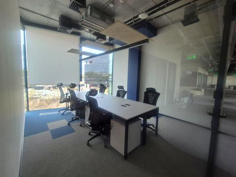 комерційна за адресою Ґарета Джонса вул. (Сім'ї Хохлових), 12-А