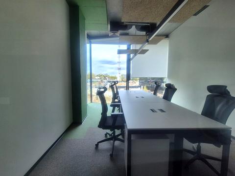 комерційна за адресою Ґарета Джонса вул. (Сім'ї Хохлових), 12-А