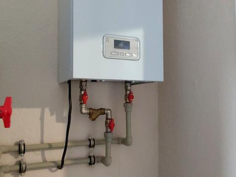 дом по адресу с. Лютеж, Петрова