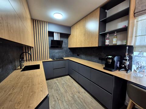 будинок за адресою смт. Олександрівка, Озерна