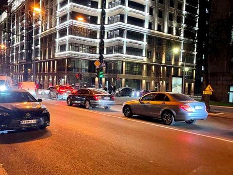 квартира за адресою Динамівська вул., 77/1