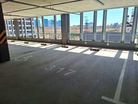 паркомісце за адресою Всеволода Змієнка вул., 32