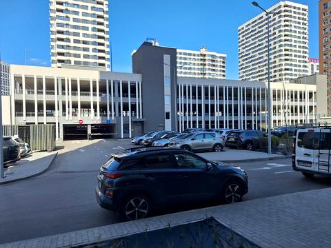 паркомісце за адресою Всеволода Змієнка вул., 32