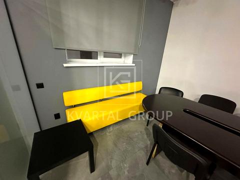 комерційна за адресою Університетська вул., (Будинок 1)