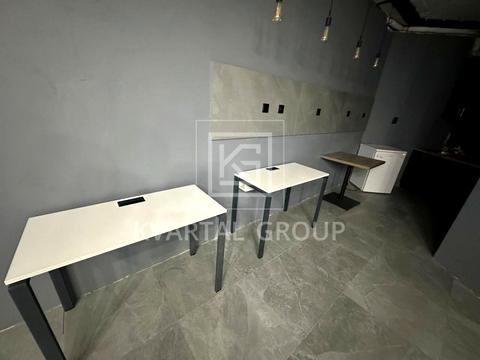 комерційна за адресою Університетська вул., (Будинок 1)