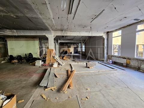 комерційна за адресою Івана Дзюби вул. (Сім'ї Сосніних), 3