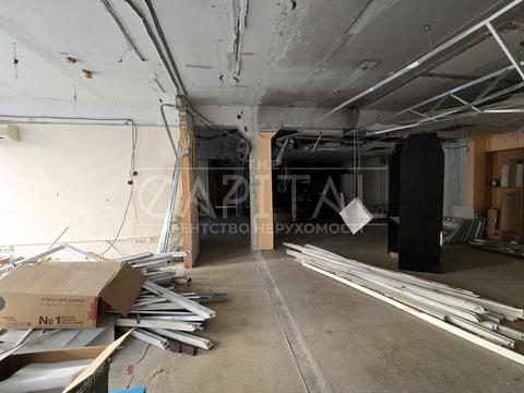 комерційна за адресою Івана Дзюби вул. (Сім'ї Сосніних), 3