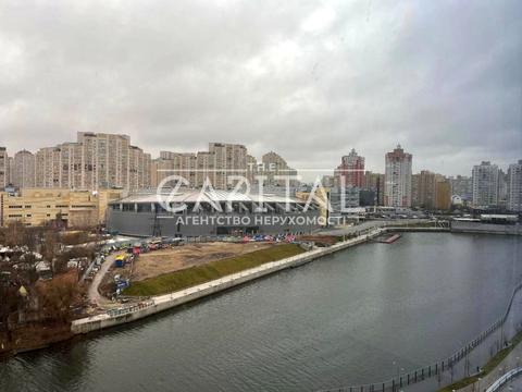 комерційна за адресою Трускавецька вул., 10-Г