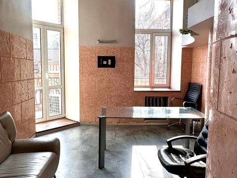 комерційна за адресою Інститутська вул., 27/6
