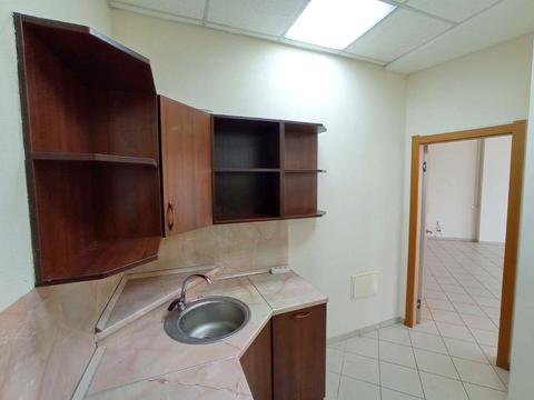 комерційна за адресою Королеви Єлизавети ІІ вул. (Глинки), 2