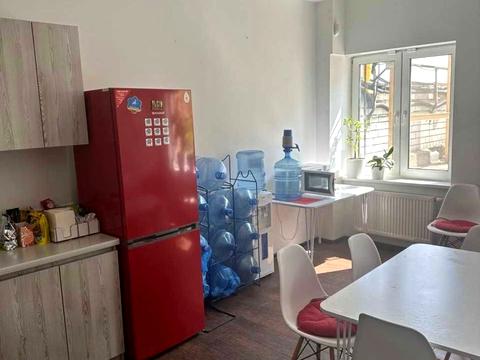 комерційна за адресою Дмитра Яворницького просп. (Карла Маркса), 1-А