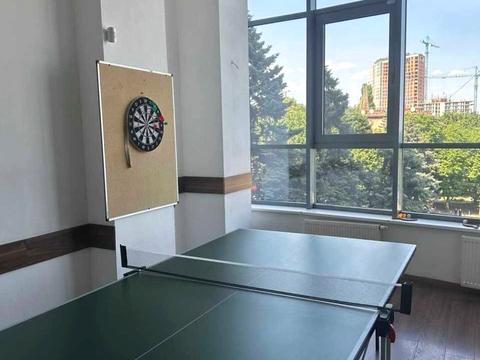 комерційна за адресою Дмитра Яворницького просп. (Карла Маркса), 1-А