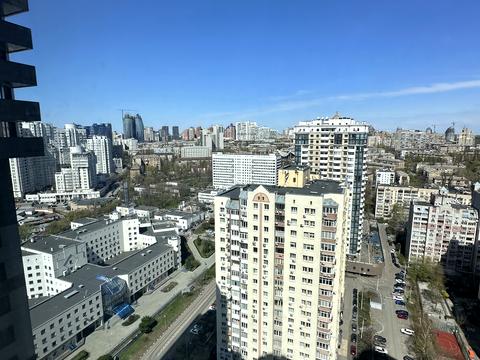 квартира за адресою Андрія Верхогляда вул. (Михайла Драгомирова), 14-А