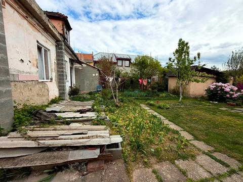 будинок за адресою Віталія Постолакі пл.