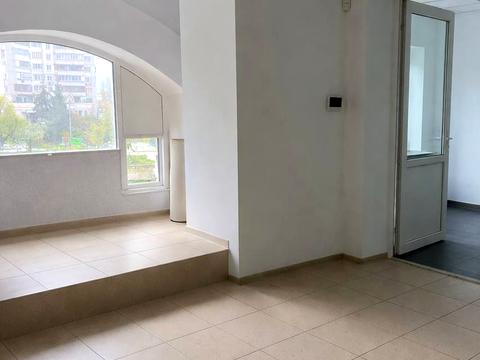 комерційна за адресою Левка Лук'яненка вул. (Маршала Тимошенка), 21