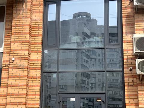 комерційна за адресою Левка Лук'яненка вул. (Маршала Тимошенка), 21