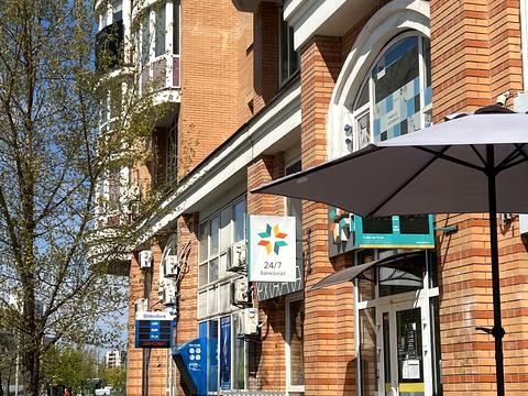 комерційна за адресою Левка Лук'яненка вул. (Маршала Тимошенка), 21