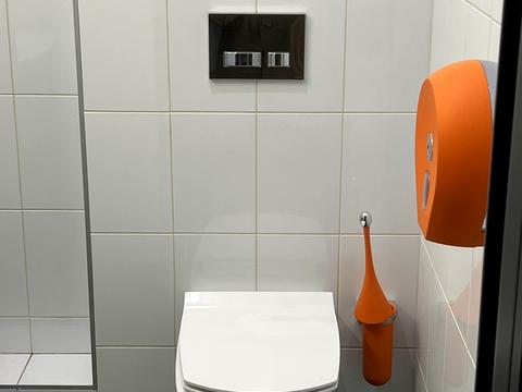 комерційна за адресою Левка Лук'яненка вул. (Маршала Тимошенка), 21