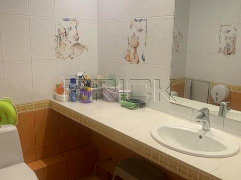 комерційна за адресою Анни Ахматової вул., 13-Д