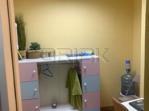 комерційна за адресою Анни Ахматової вул., 13-Д