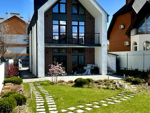 будинок за адресою Амосова вул., 74 А