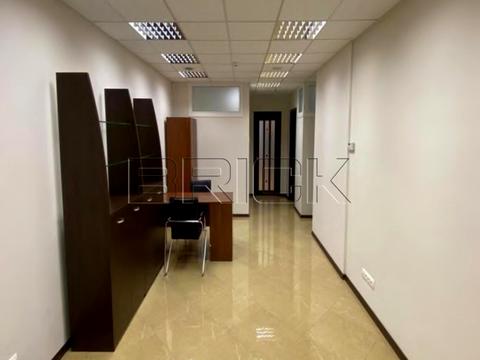 комерційна за адресою Голосіївська вул., 13-А