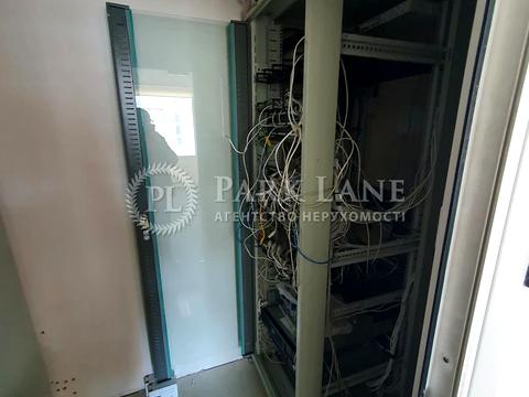 коммерческая по адресу Днепровская набережная ул., 1