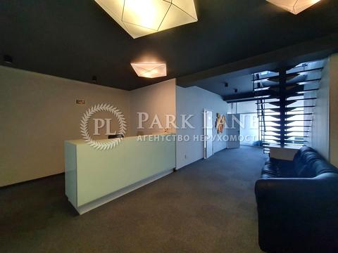 коммерческая по адресу Днепровская набережная ул., 1