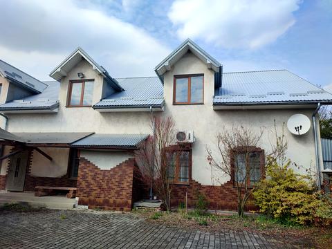 коммерческая по адресу Коновальця, 2А