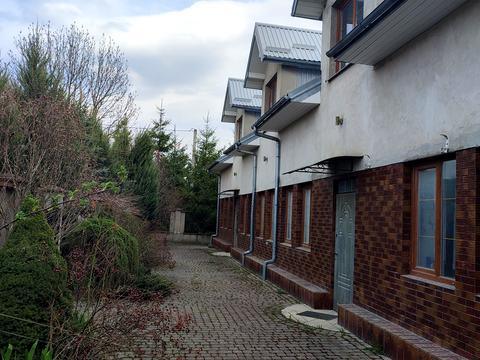 коммерческая по адресу Коновальця, 2А