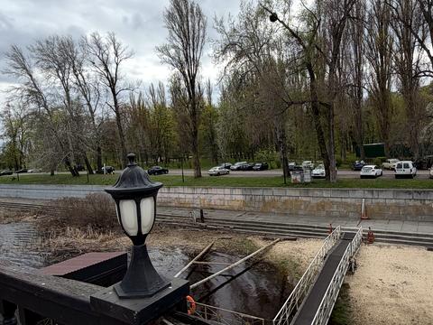 коммерческая по адресу Надднепровское шоссе, 11