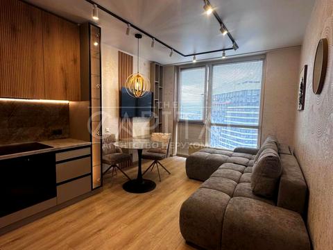 квартира за адресою Причальна вул., 12