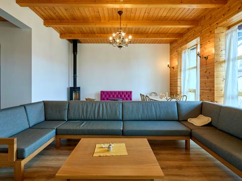 будинок за адресою Джерельна