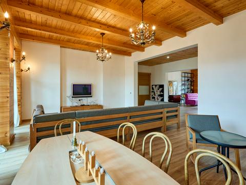 будинок за адресою Джерельна