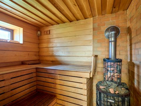 будинок за адресою Джерельна