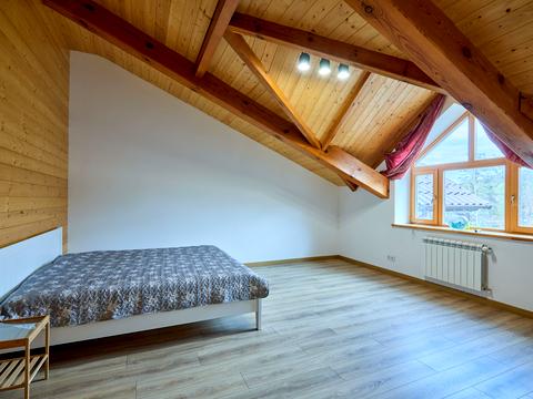 будинок за адресою Джерельна