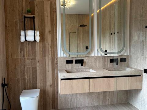будинок за адресою 10-та Ентузіастів, 1