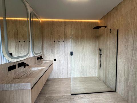 будинок за адресою 10-та Ентузіастів, 1