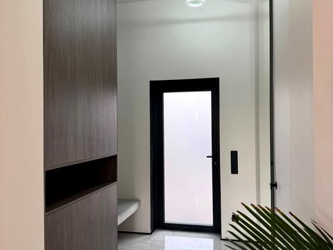 будинок за адресою 10-та Ентузіастів, 1