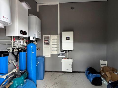 будинок за адресою 10-та Ентузіастів, 1