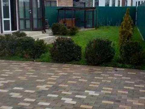 будинок за адресою Лугова вул.