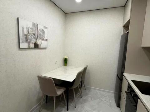 квартира за адресою Домбровського вул., 3Д