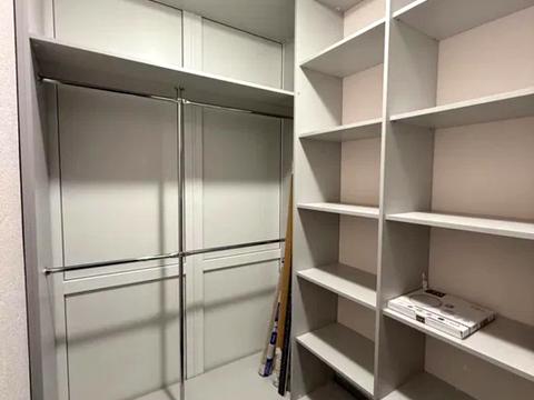 квартира за адресою Домбровського вул., 3Д