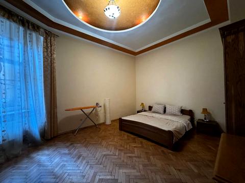 квартира за адресою Листопадового Чину вул. (), 4