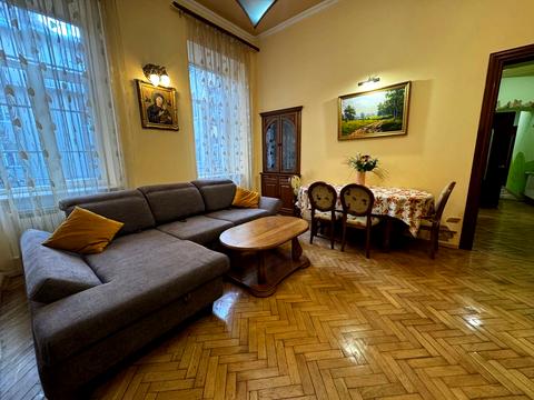 квартира за адресою Листопадового Чину вул. (), 4